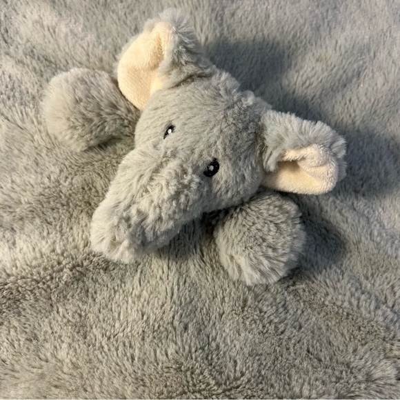 𝅺GRAY plush elephant lovey blanket - Picture 8 of 9